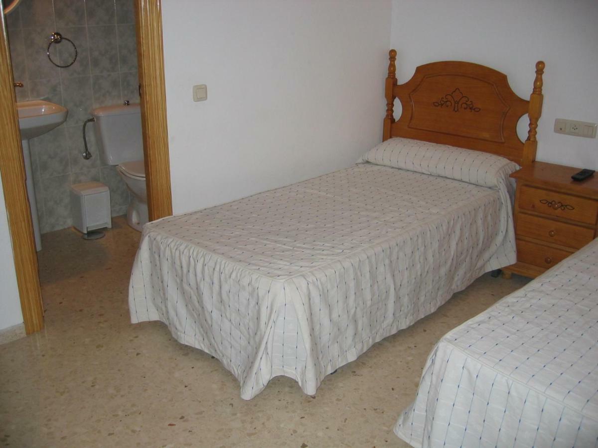 Posada Manolon Santa Cruz de Moya ภายนอก รูปภาพ