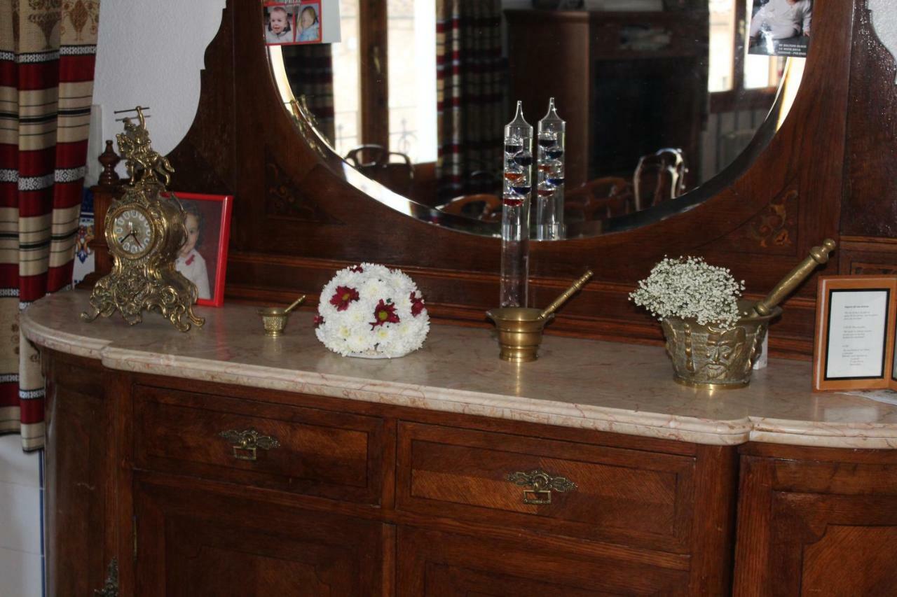 Posada Manolon Santa Cruz de Moya ภายนอก รูปภาพ