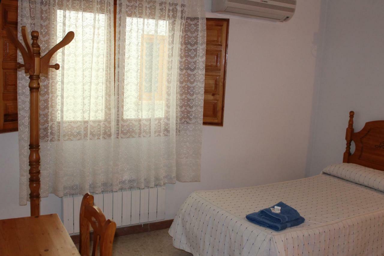 Posada Manolon Santa Cruz de Moya ภายนอก รูปภาพ