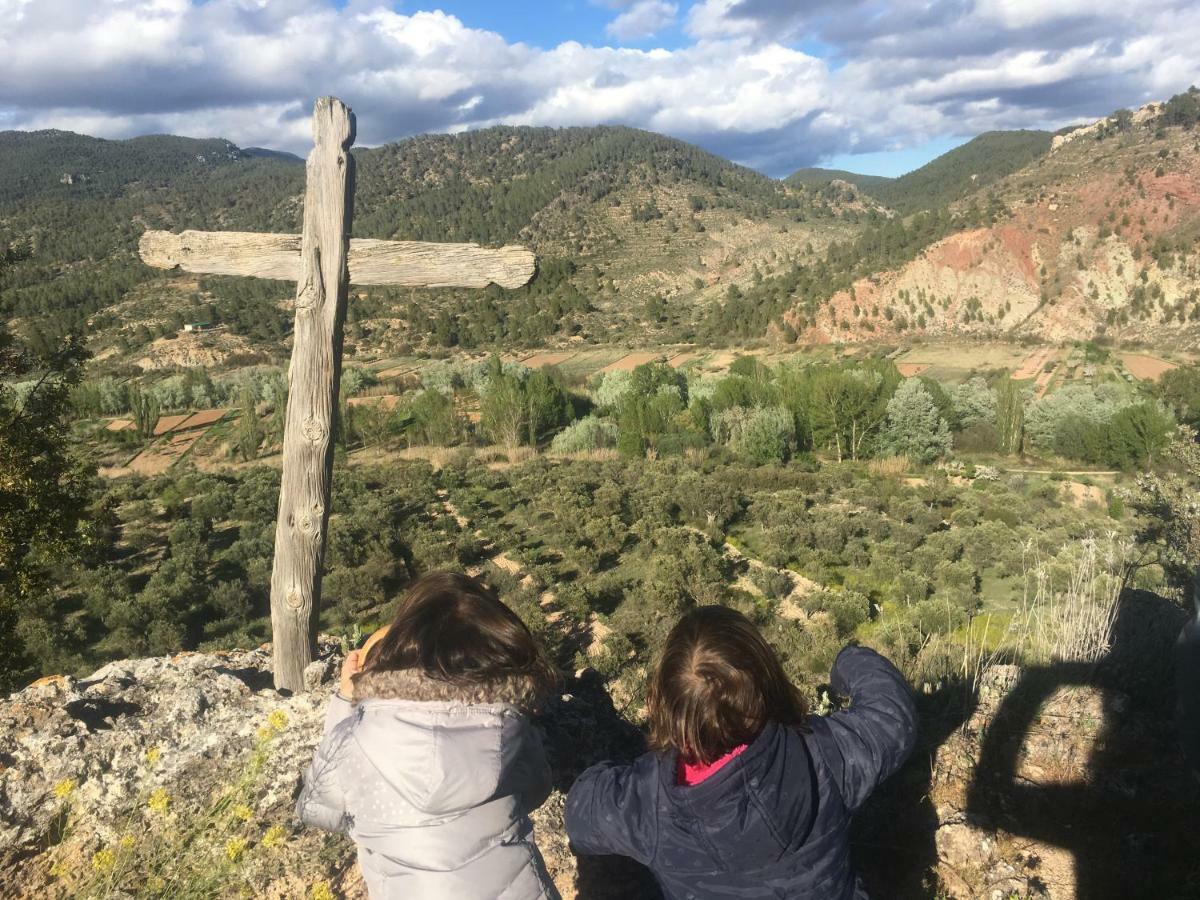 Posada Manolon Santa Cruz de Moya ภายนอก รูปภาพ